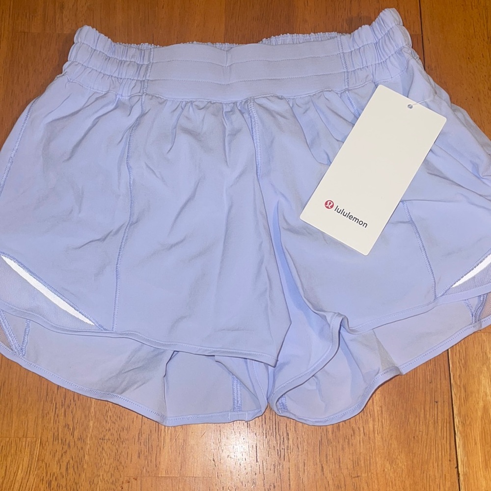Lululemon Hotty Hot LR Short 4” Lined